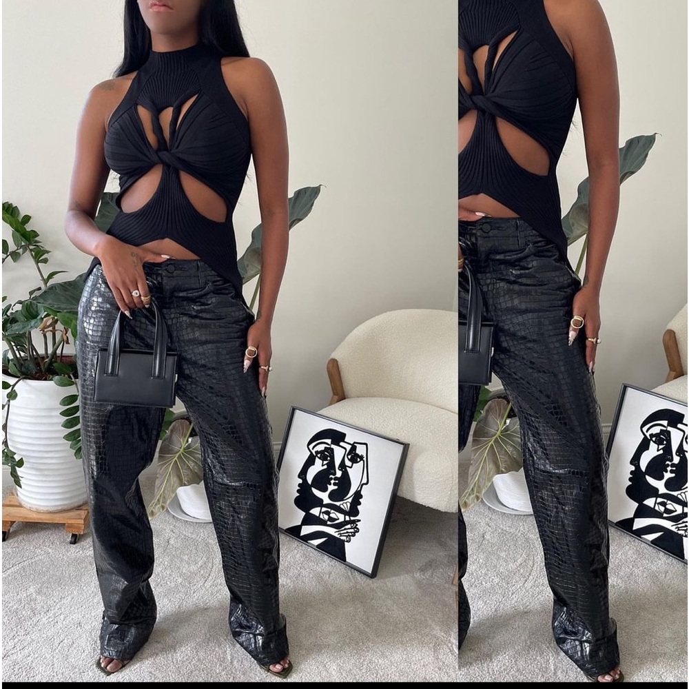 Black Twisted sleeveless mock neck top